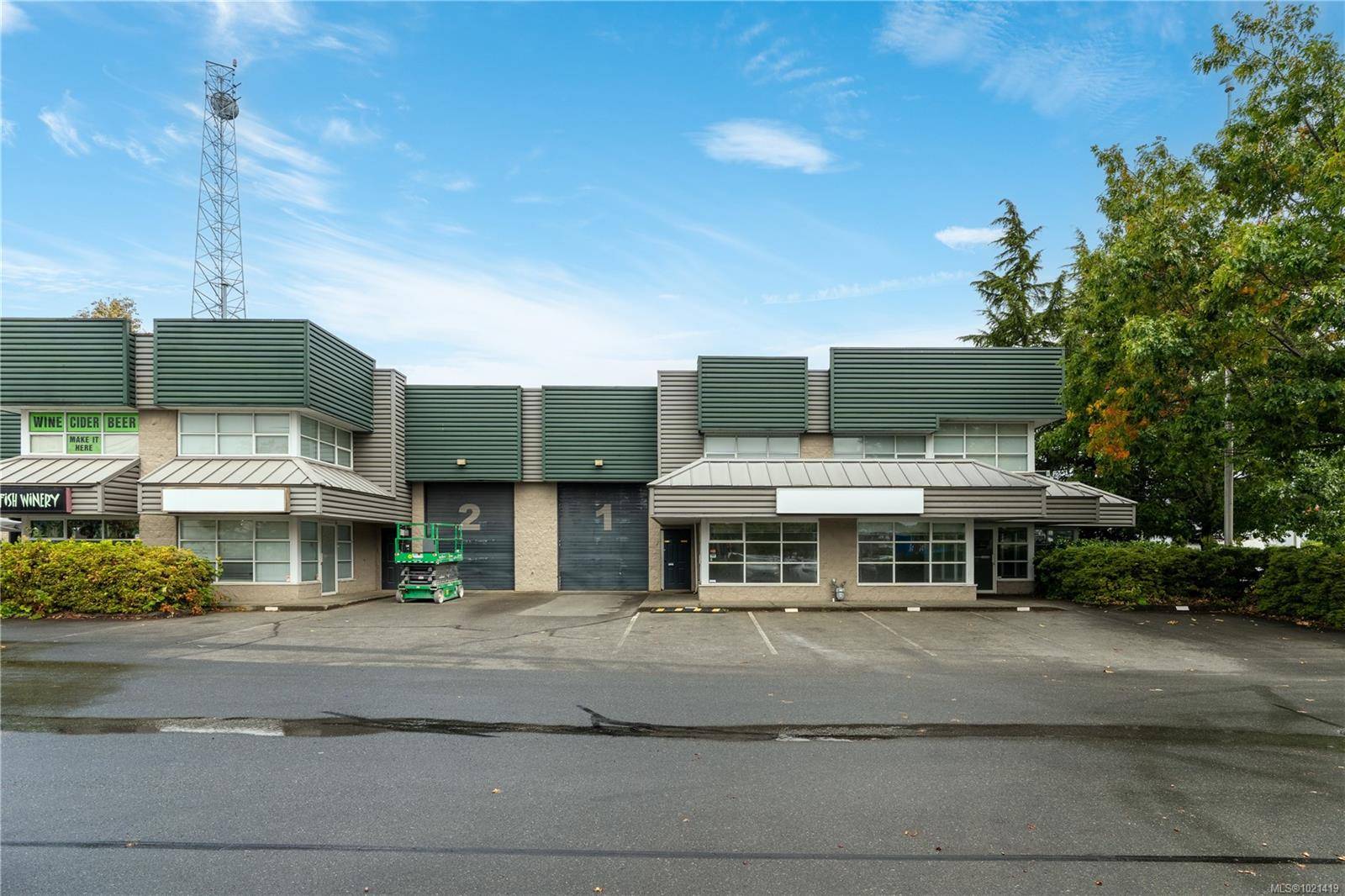 Central Saanich, BC V8M 2A8,6782 Veyaness Rd #1
