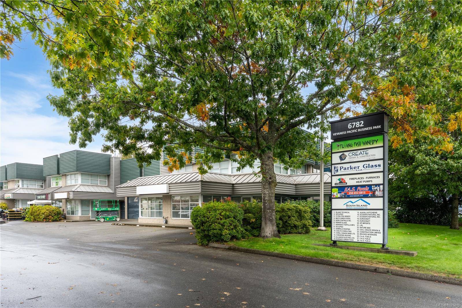 Central Saanich, BC V8M 2A8,6782 Veyaness Rd #1