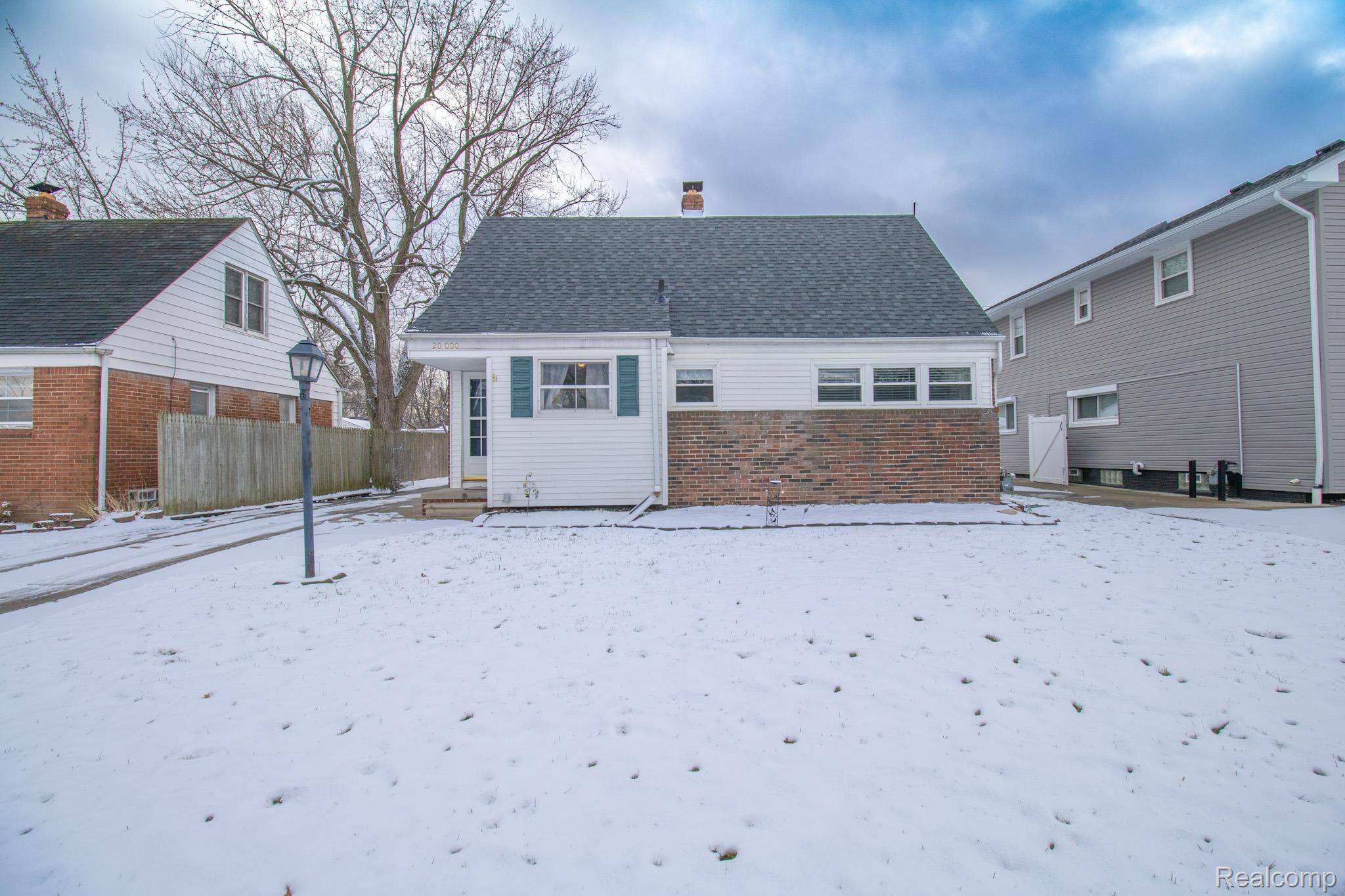 Harper Woods, MI 48225,20000 Lancaster ST