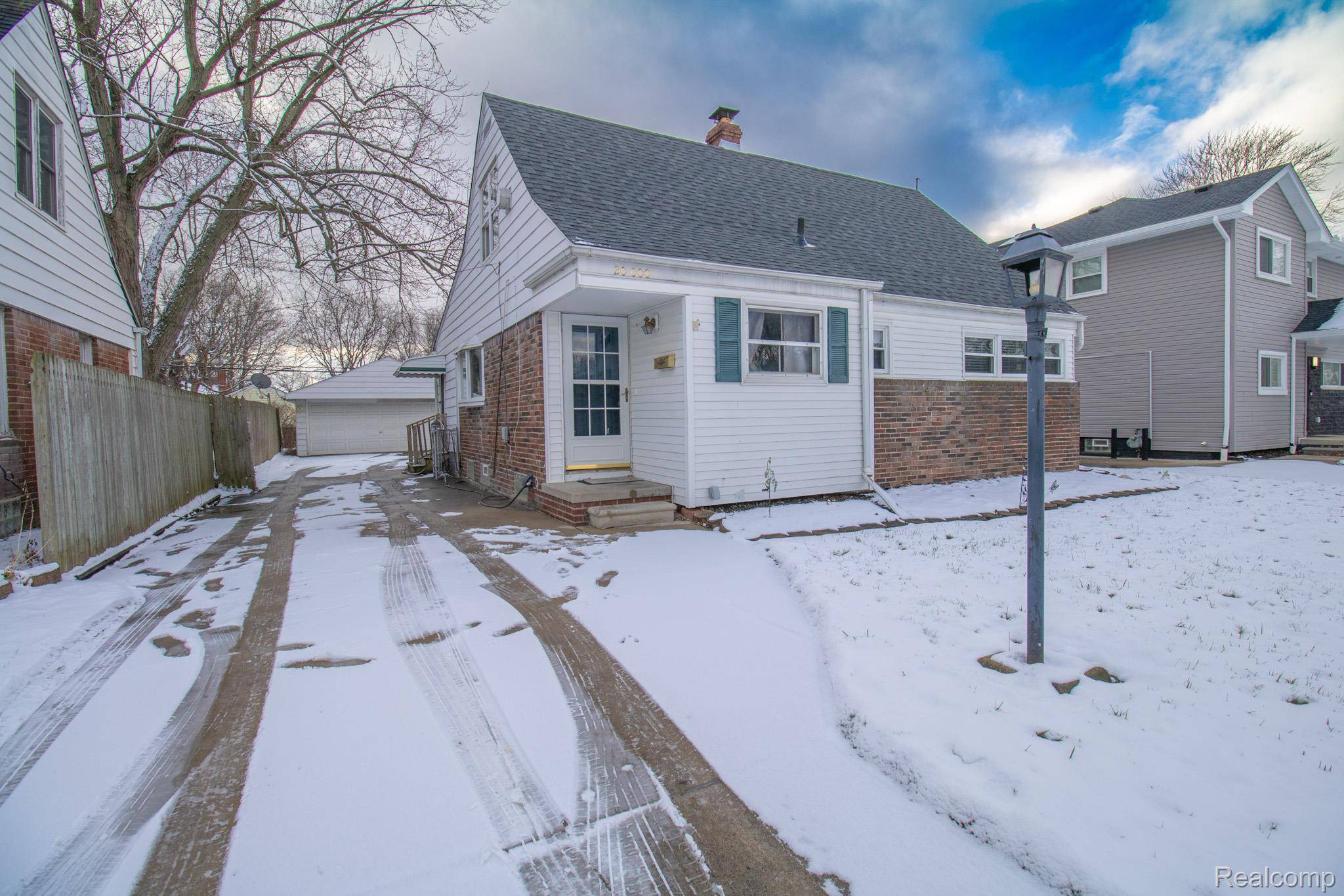 Harper Woods, MI 48225,20000 Lancaster ST