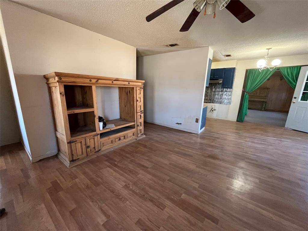 Millsap, TX 76066,210 Colorado W