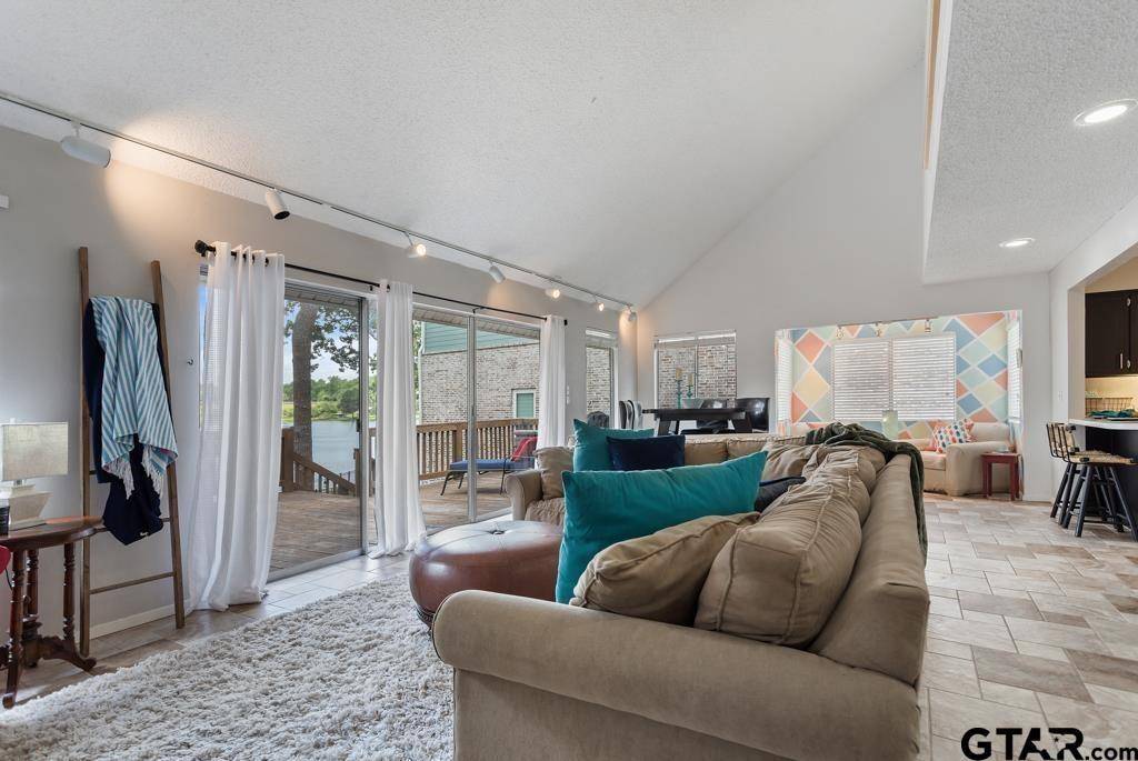 Hideaway, TX 75771,516 Hideaway Lane E