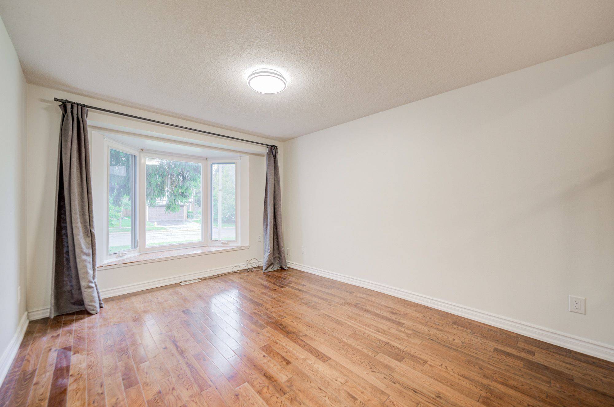 Toronto E05, ON M1W 3M6,46 Wintermute BLVD