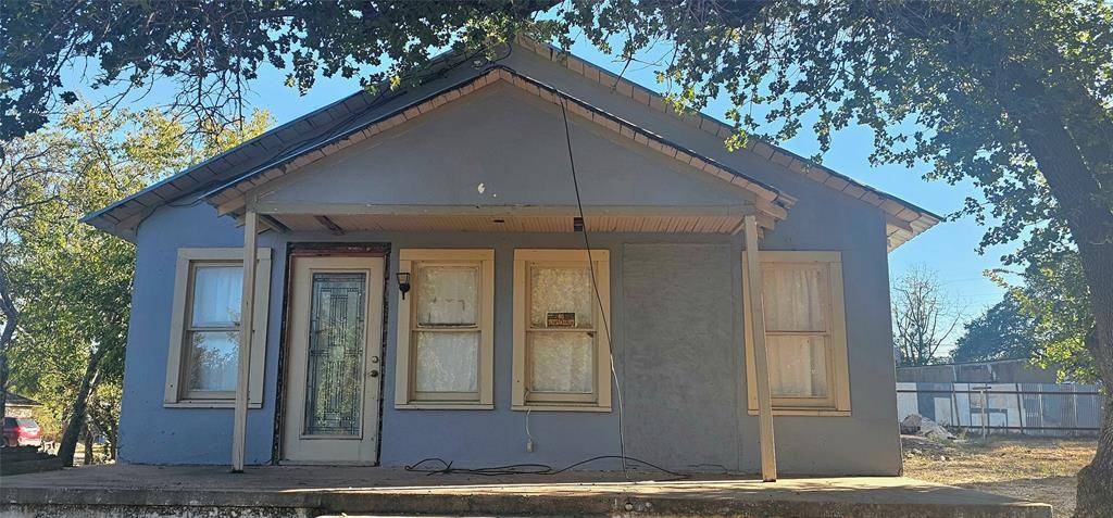 Brady, TX 76825,506 E 2nd Street