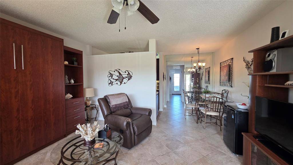 Hallandale Beach, FL 33009,1030 SW 11th St #5m