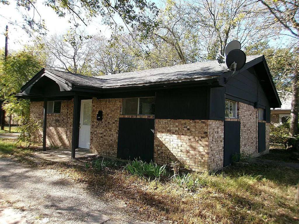 Commerce, TX 75428,1711 Ash Street