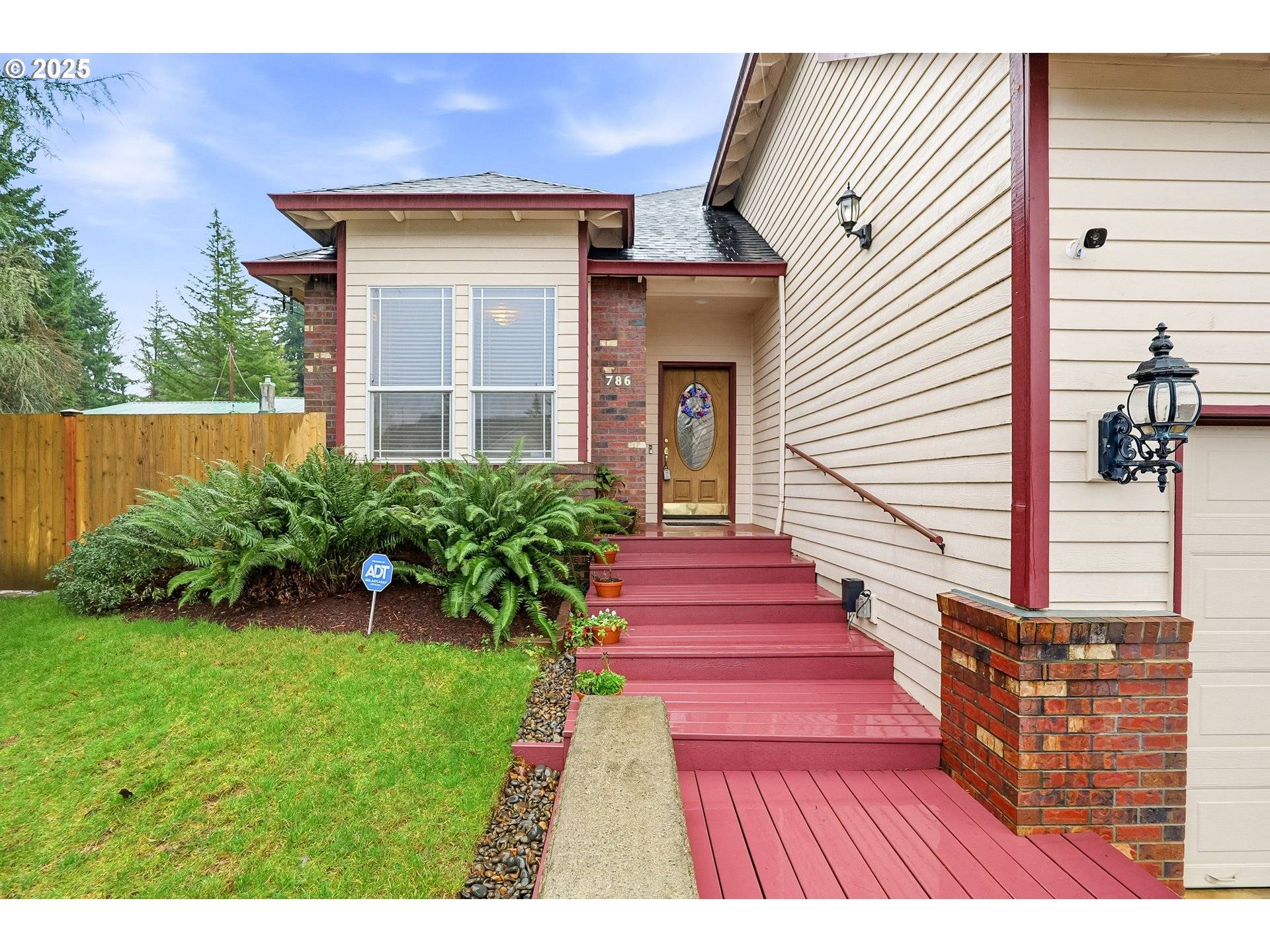 Estacada, OR 97023,786 NE EDGEHILL DR