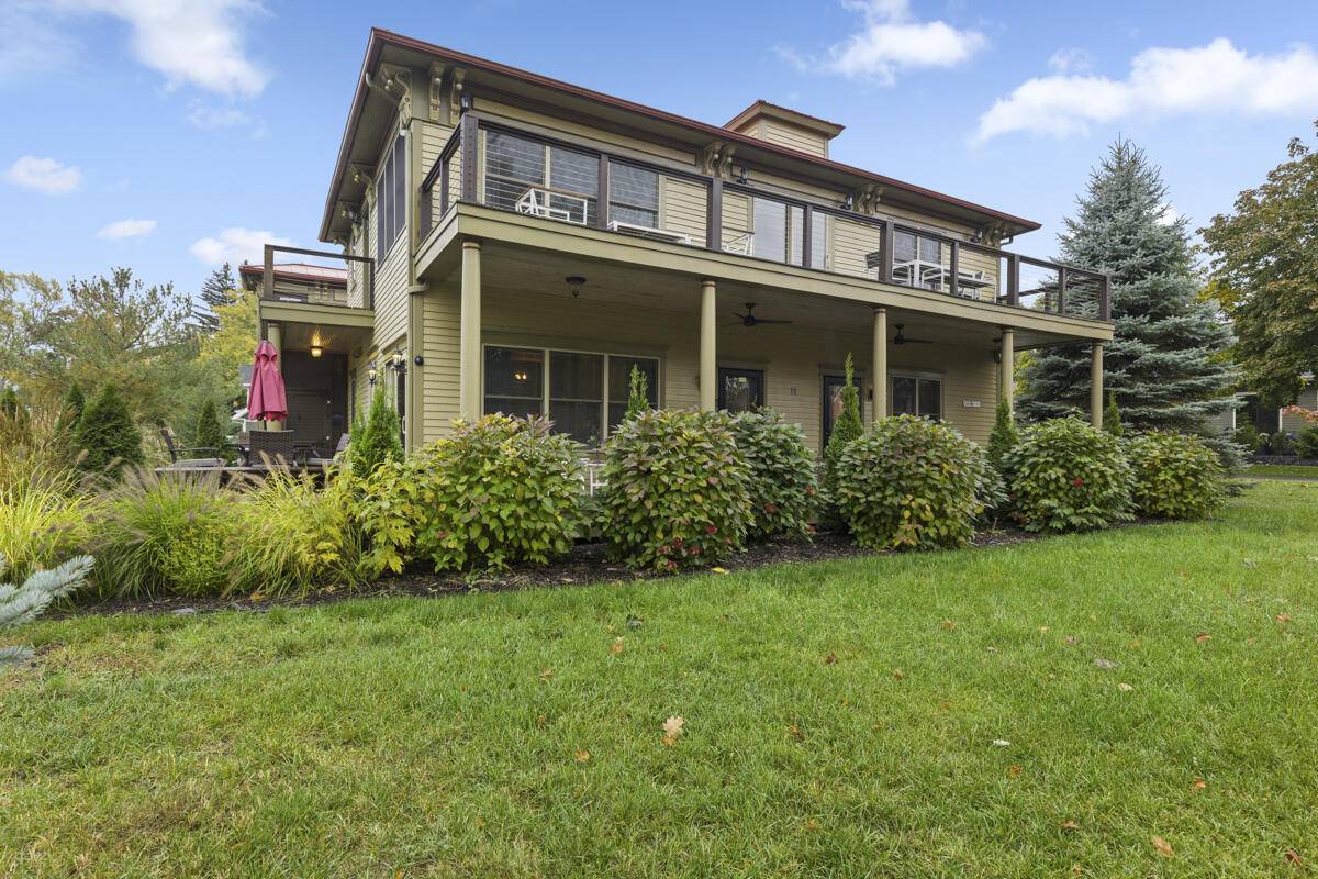 Douglas, MI 49406,11 E Chestnut ST #1