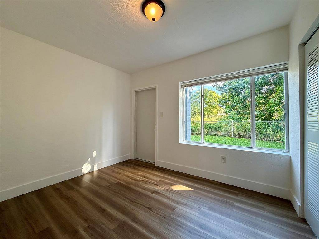 Hallandale Beach, FL 33009,614 NE 3rd St #3