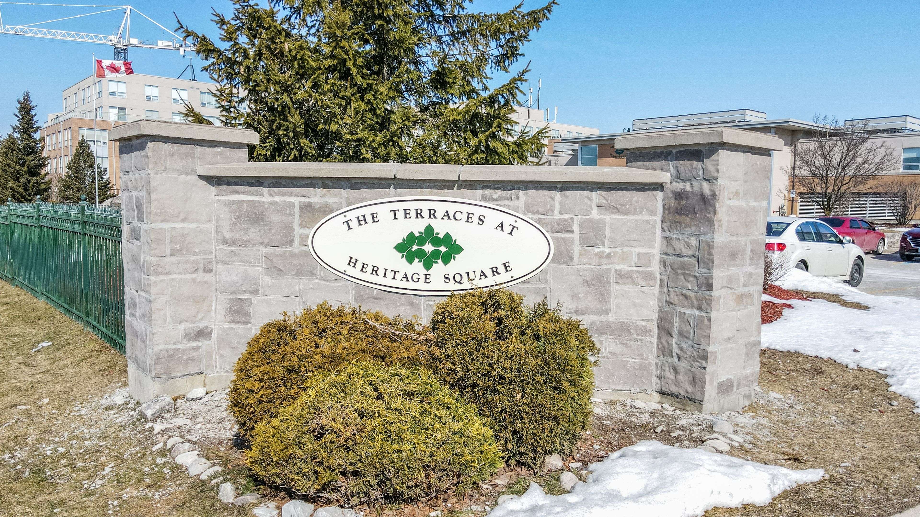 Barrie, ON L4N 0M3,90 DEAN AVE #106