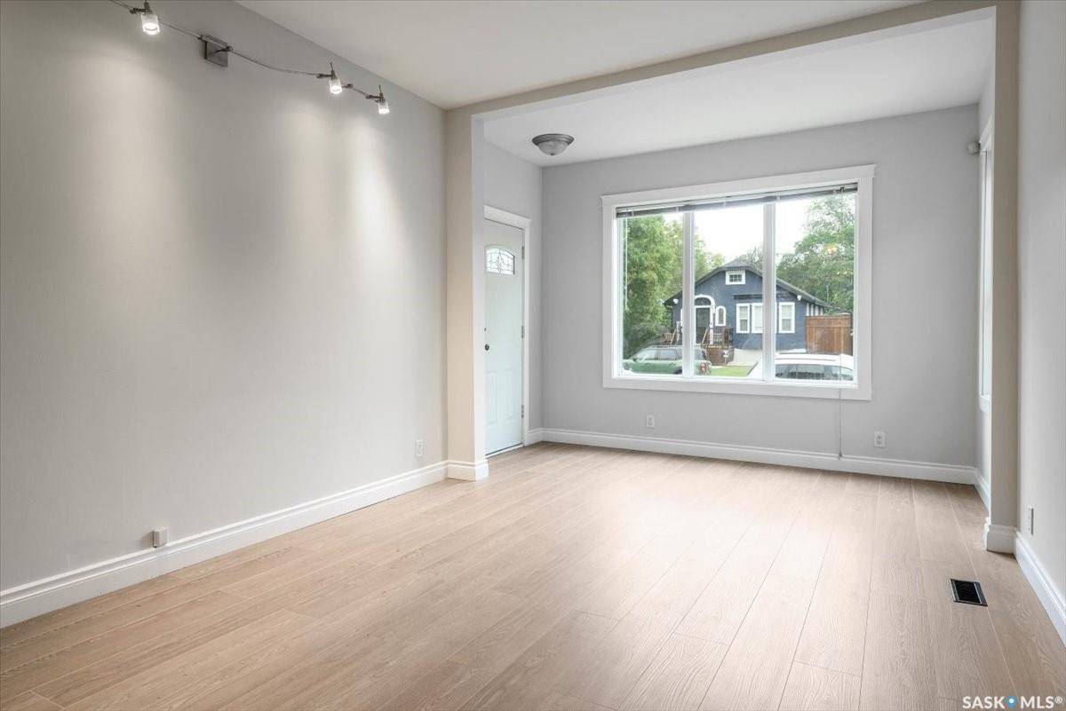 Regina, SK S4T 4C3,2156 Queen STREET