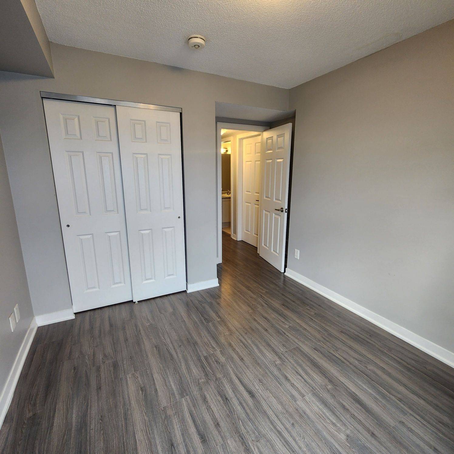 Toronto W03, ON M6M 0B4,630 Rogers RD #14