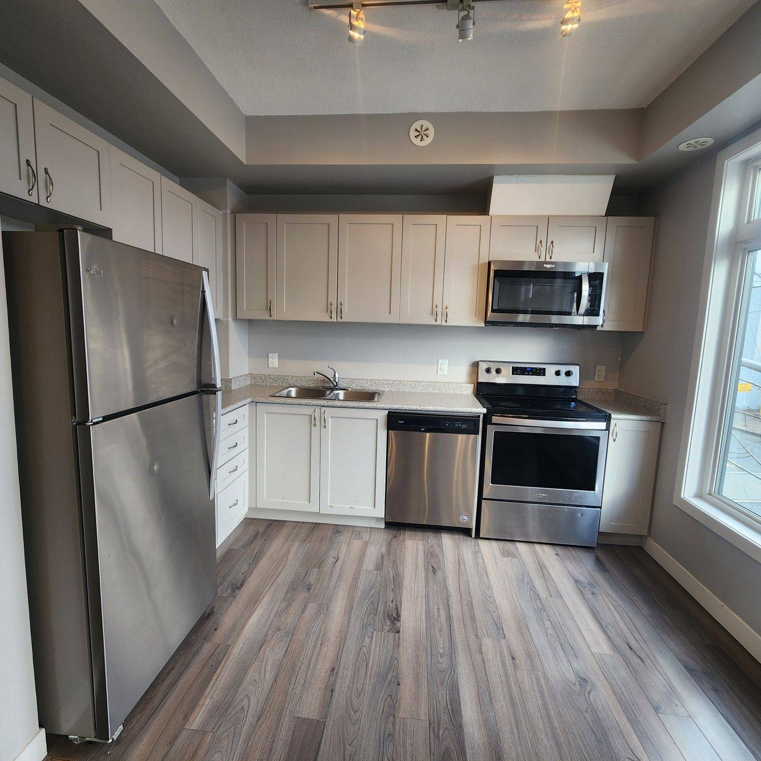 Toronto W03, ON M6M 0B4,630 Rogers RD #14