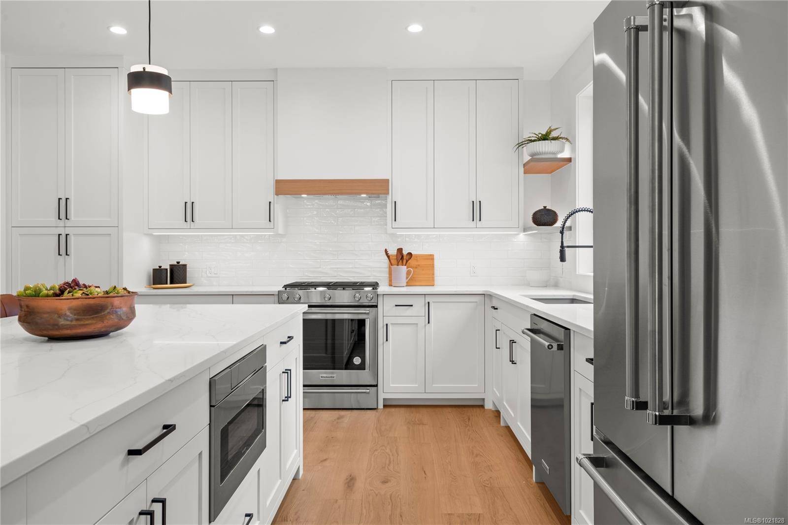 Qualicum Beach, BC V9K 1A9,504 Juniper Dr