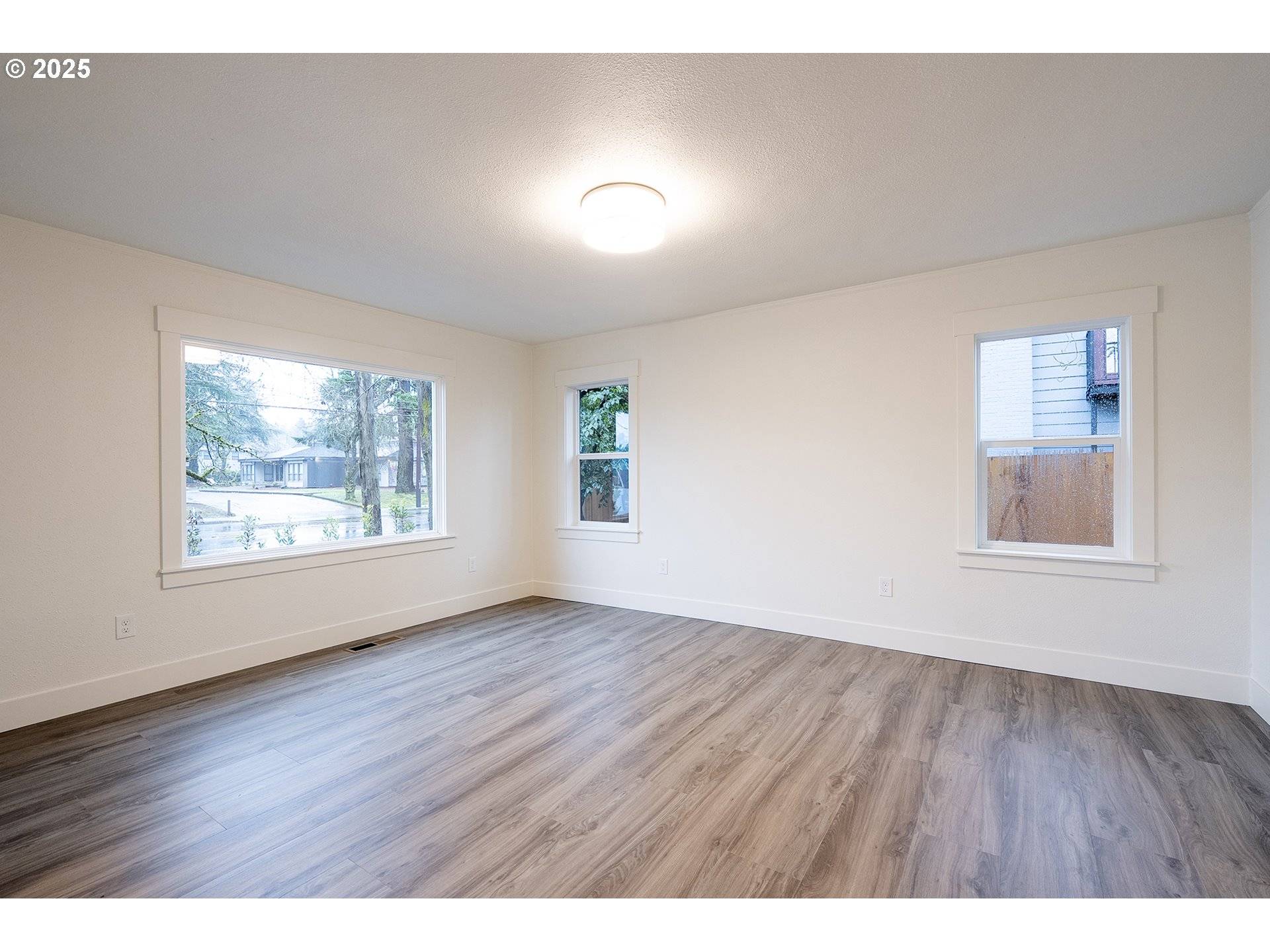 Portland, OR 97216,11129 SE STARK ST