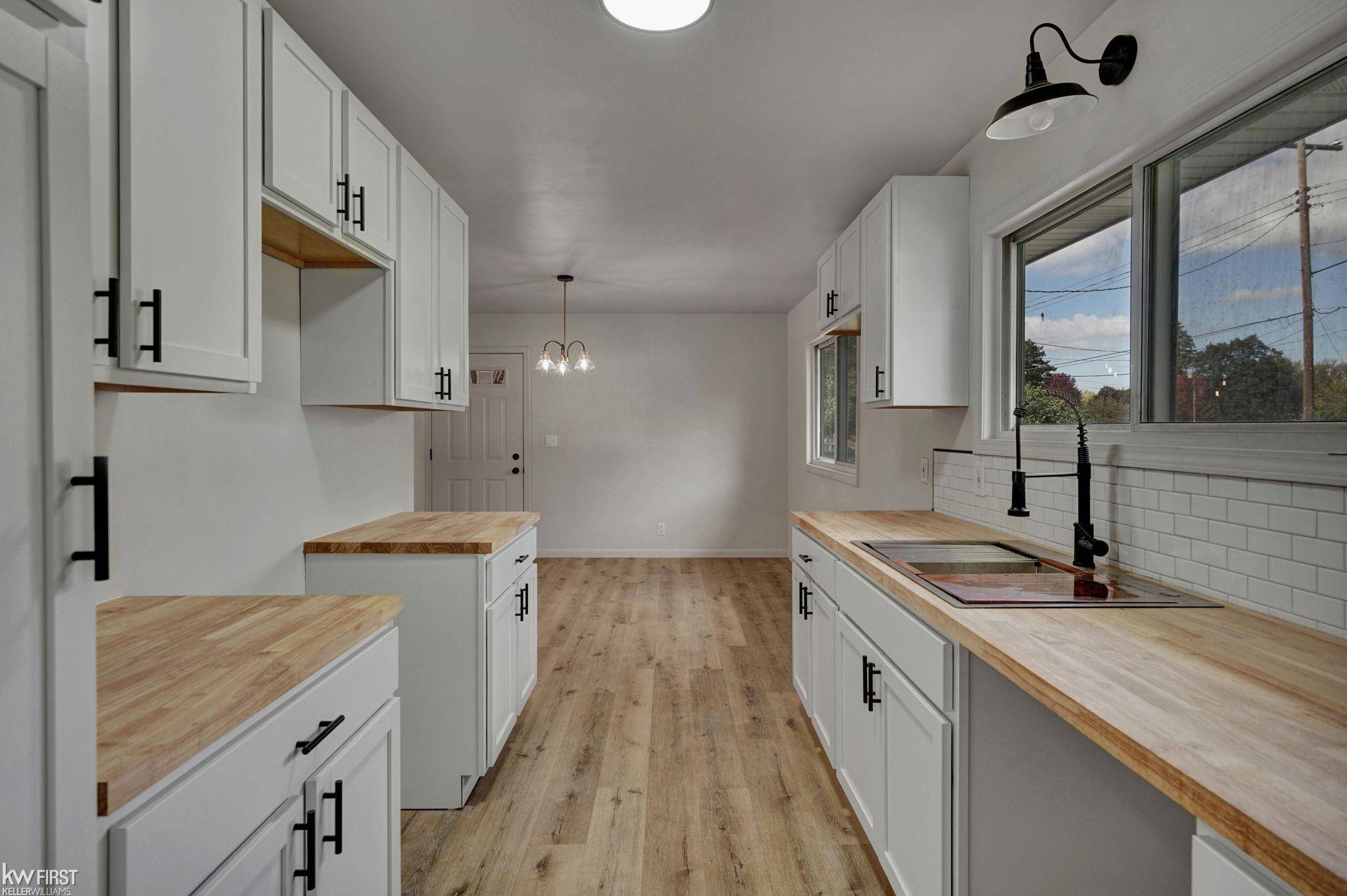 Burton, MI 48519,3318 Long ST