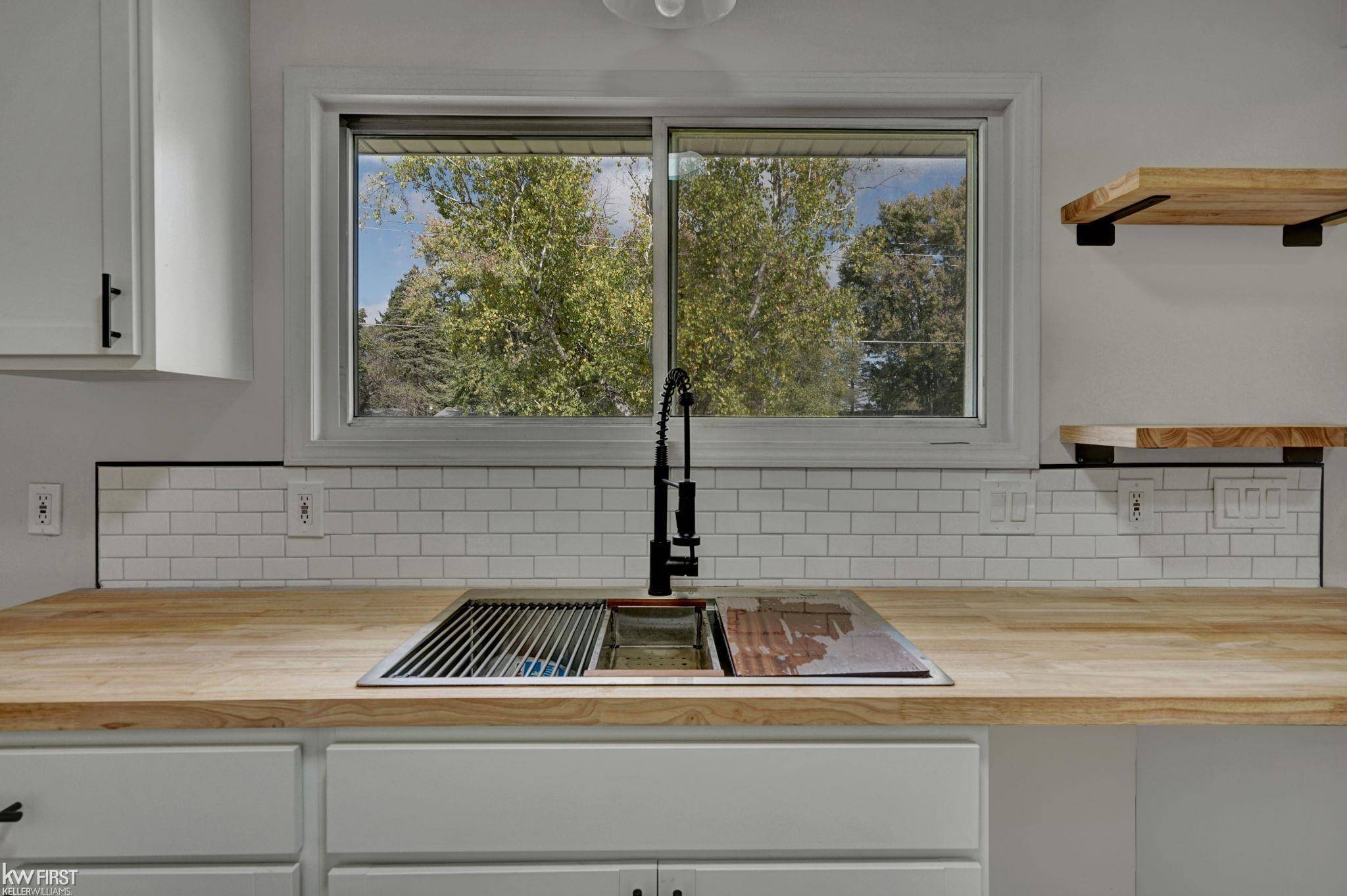 Burton, MI 48519,3318 Long ST