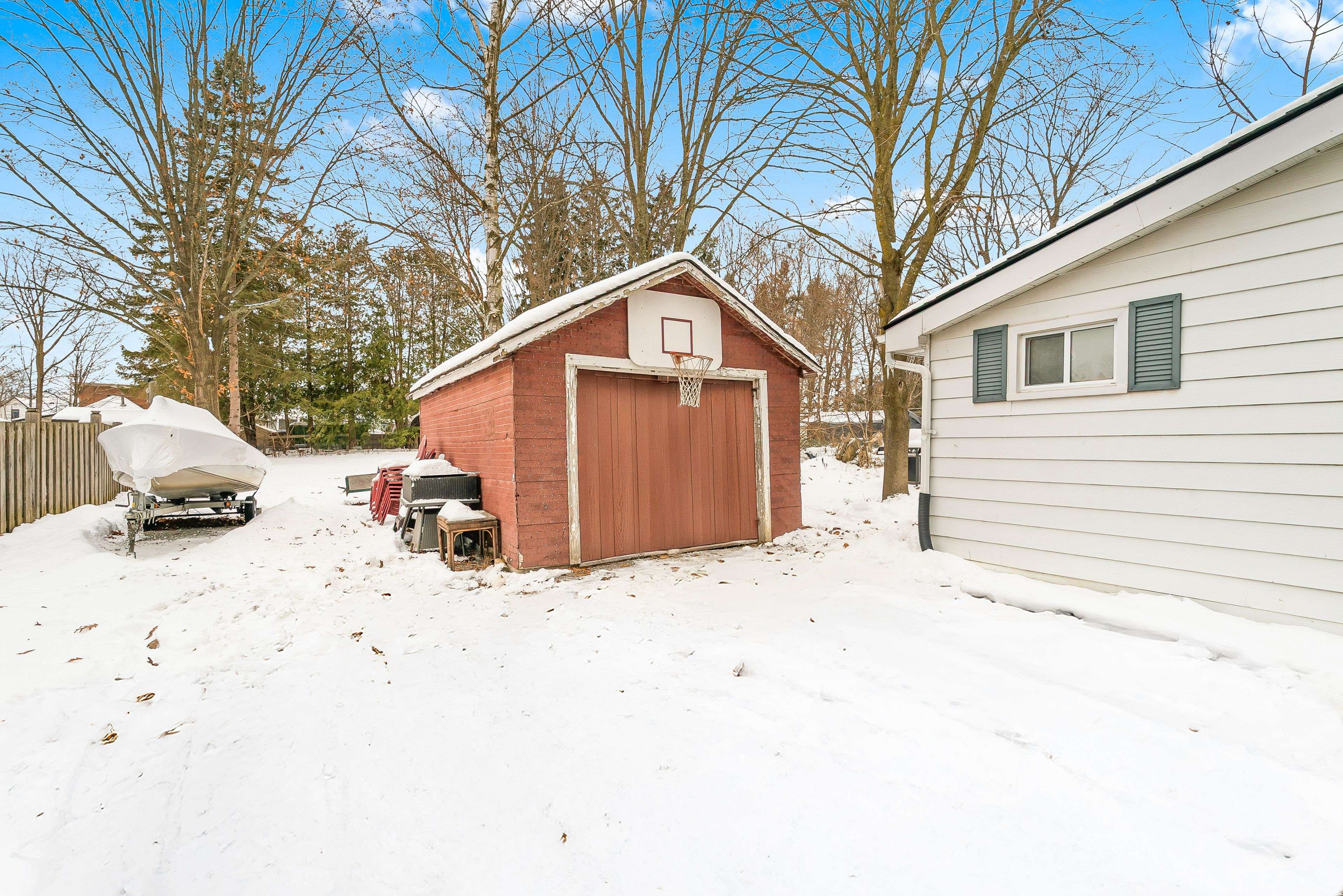 Midland, ON L4R 3A2,314 RUSSELL ST