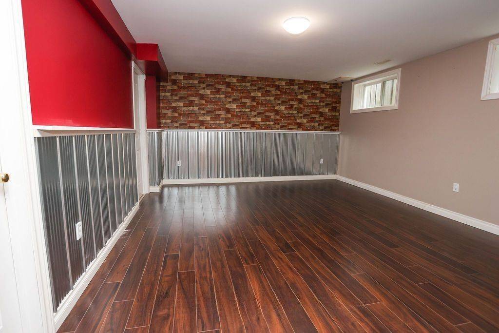 Shelburne, ON L9V 3E5,136 Fleming WAY #Bsmt