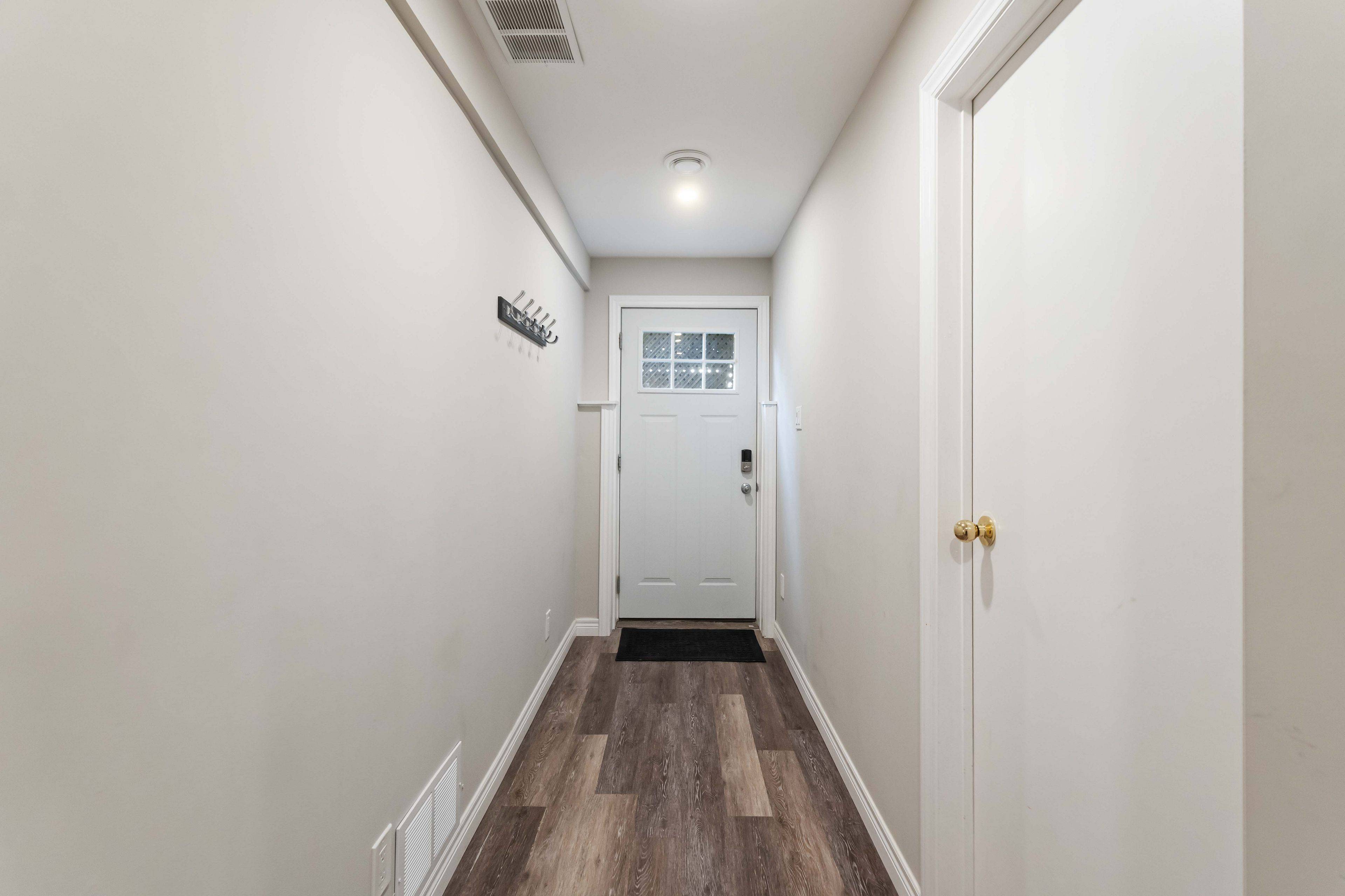 Lincoln, ON L0R 1B6,4319 Arejay AVE #LOWER