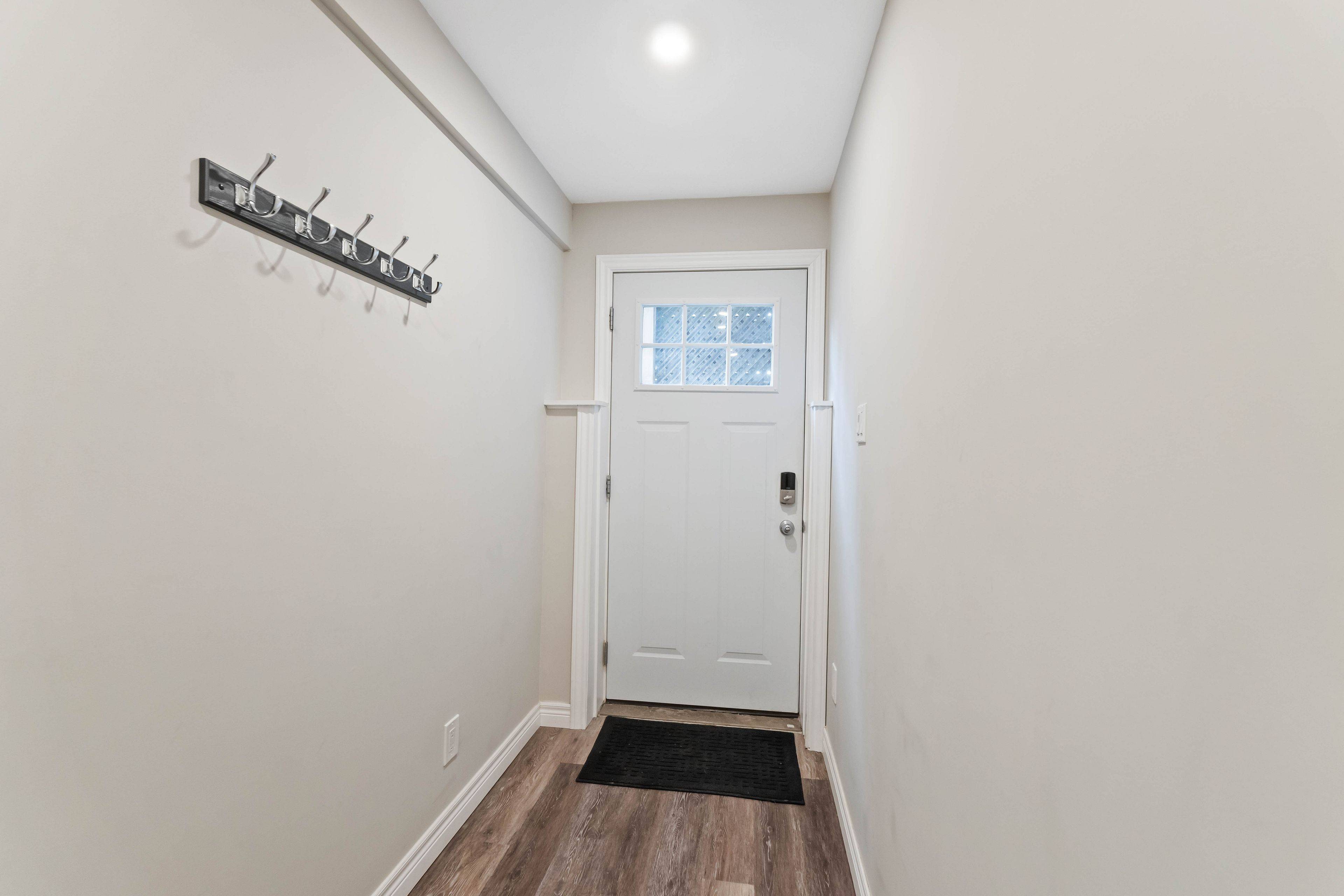 Lincoln, ON L0R 1B6,4319 Arejay AVE #LOWER