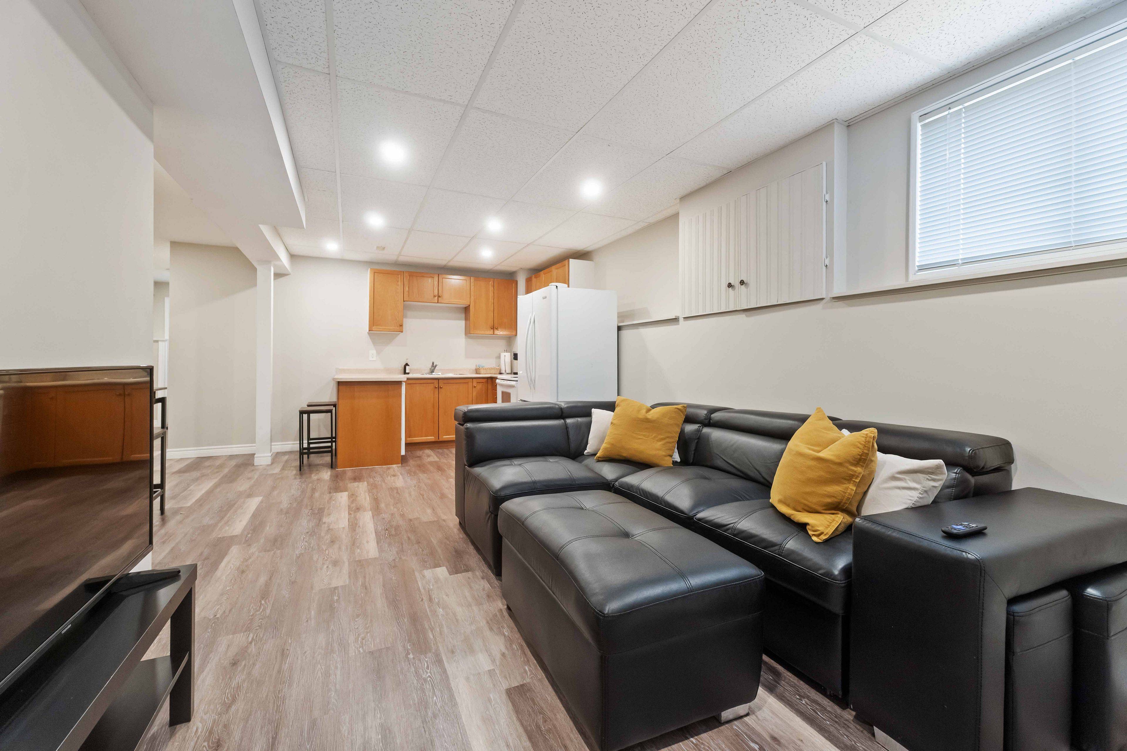 Lincoln, ON L0R 1B6,4319 Arejay AVE #LOWER