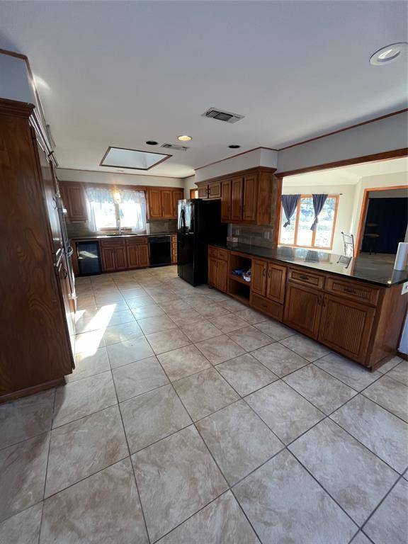 Gainesville, TX 76240,594 COUNTRY ROAD 131