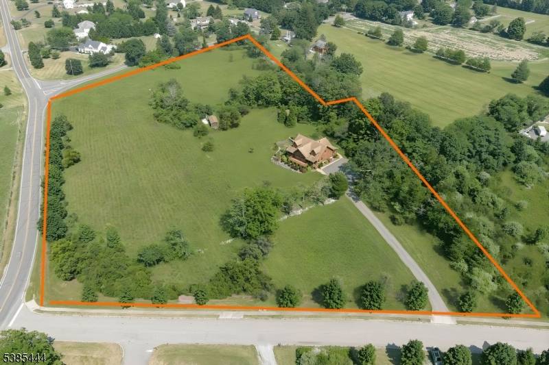 Hampton Twp., NJ 07860,2 - 4 Garrett Dr