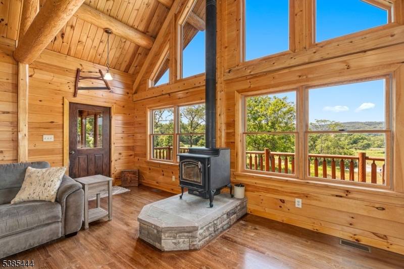 Hampton Twp., NJ 07860,2 - 4 Garrett Dr