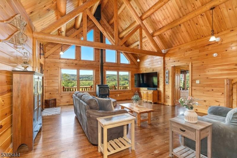 Hampton Twp., NJ 07860,2 - 4 Garrett Dr