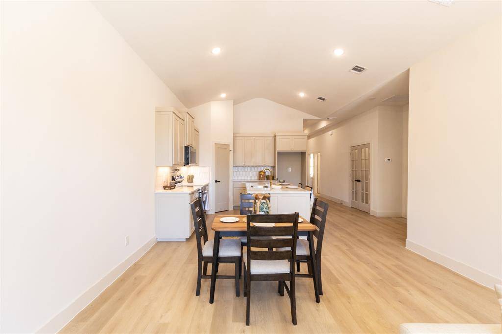 Fort Worth, TX 76107,5104 Curzon Avenue