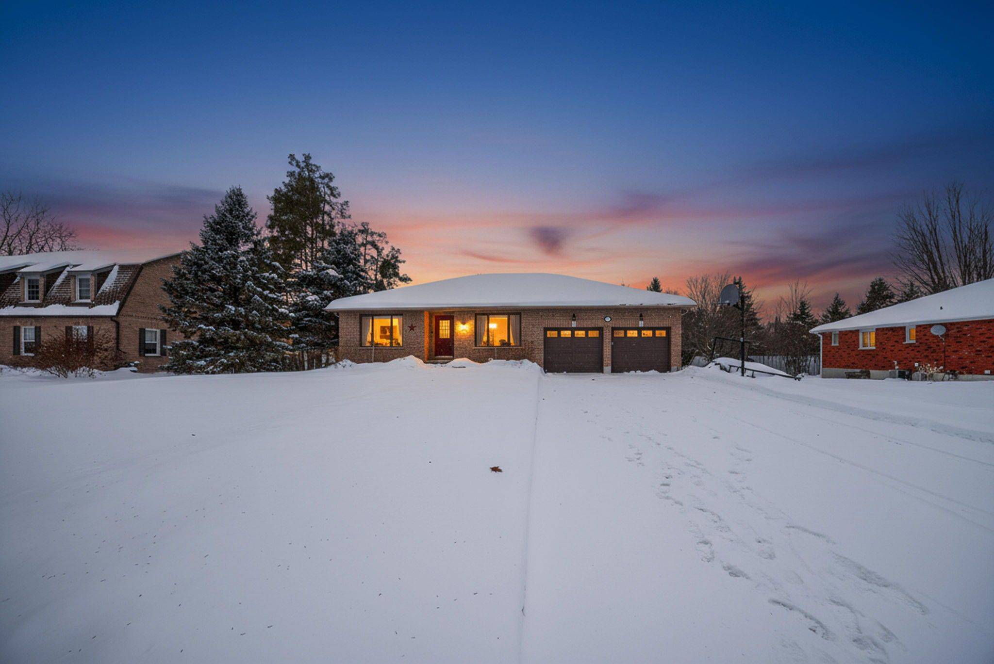 Springwater, ON L9X 0G9,36 Nicholson CRES