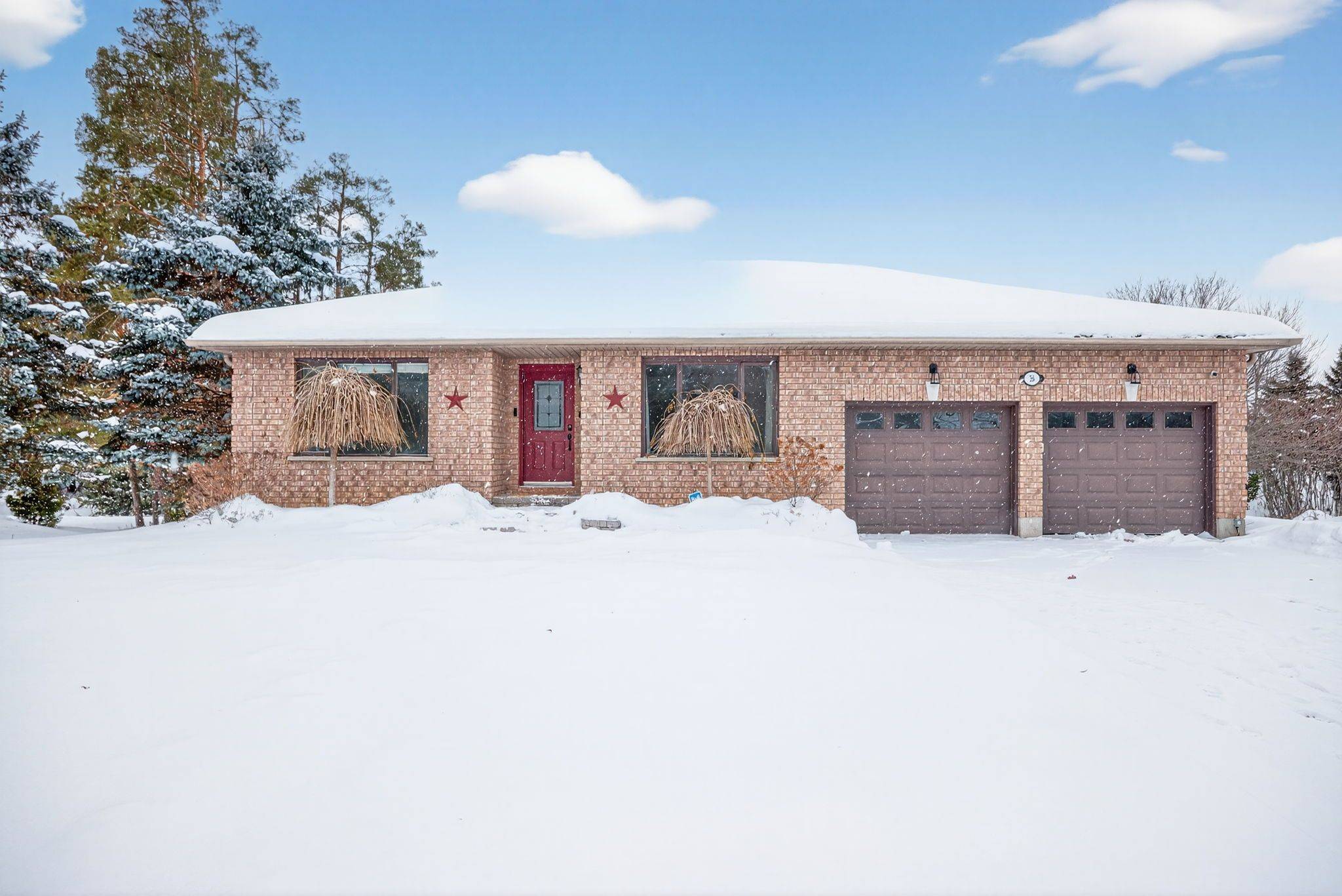 Springwater, ON L9X 0G9,36 Nicholson CRES