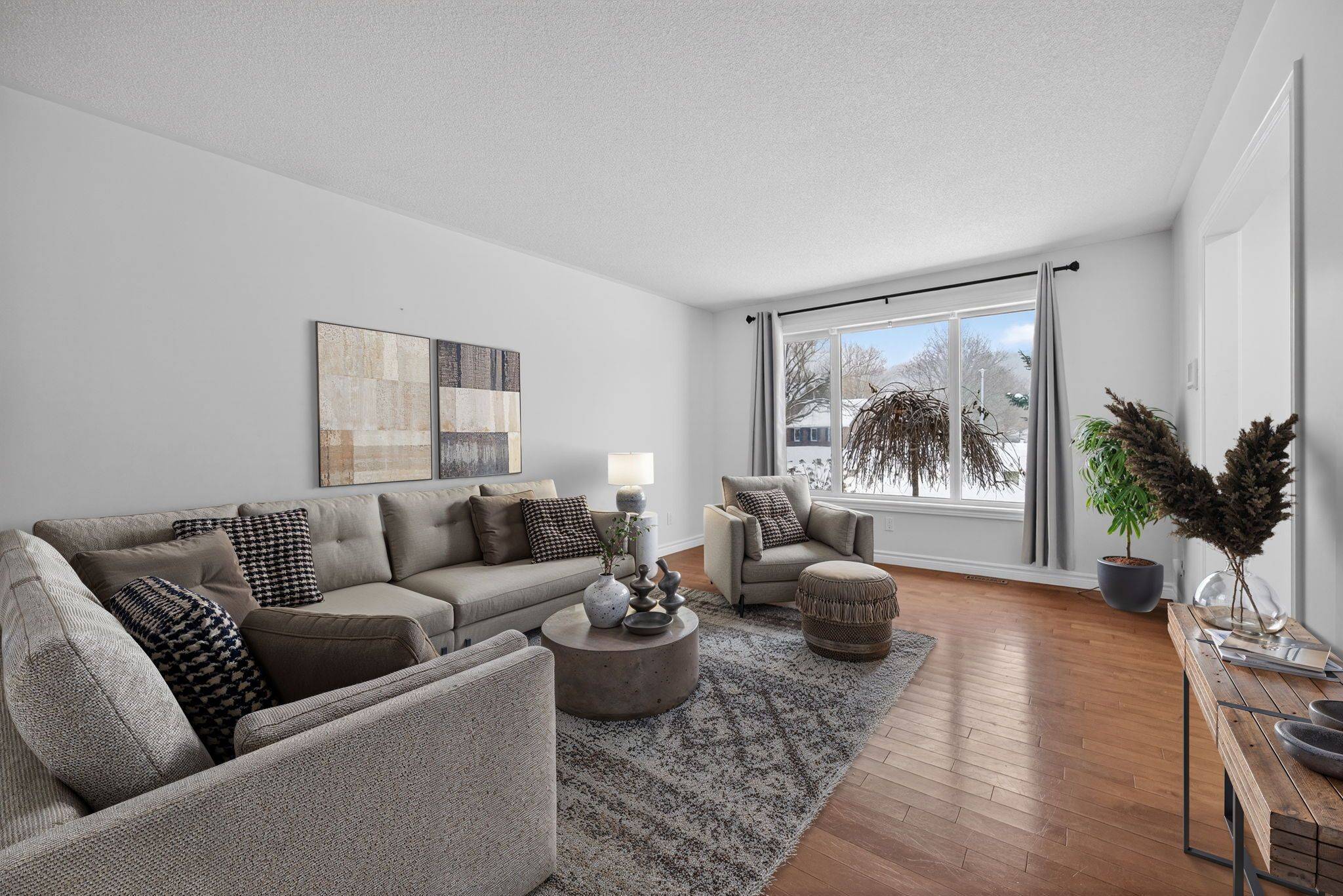 Springwater, ON L9X 0G9,36 Nicholson CRES