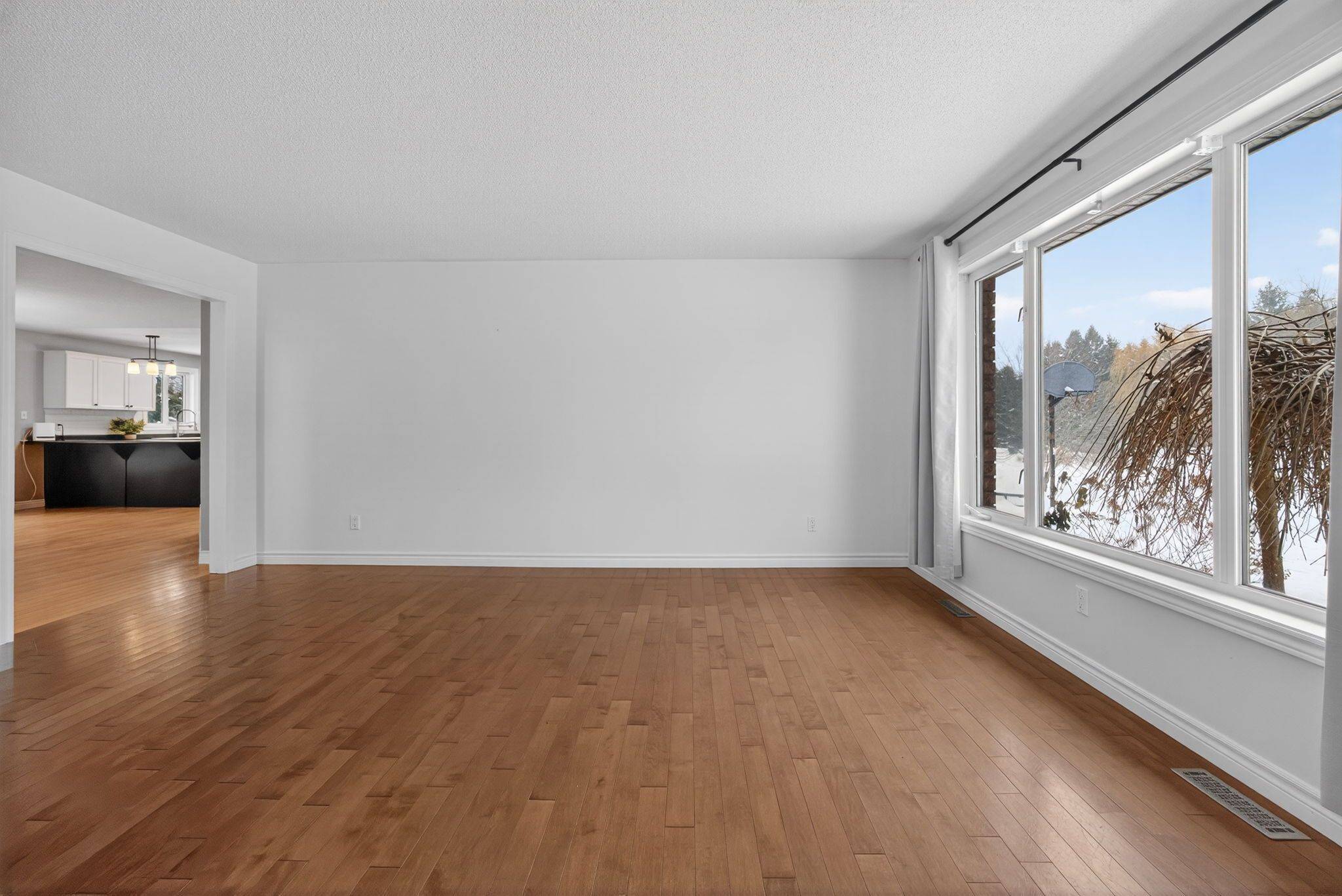 Springwater, ON L9X 0G9,36 Nicholson CRES