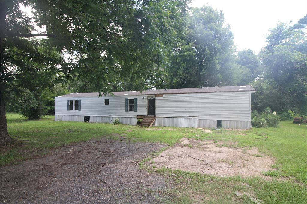 Oil City, LA 71061,611 N Land Avenue