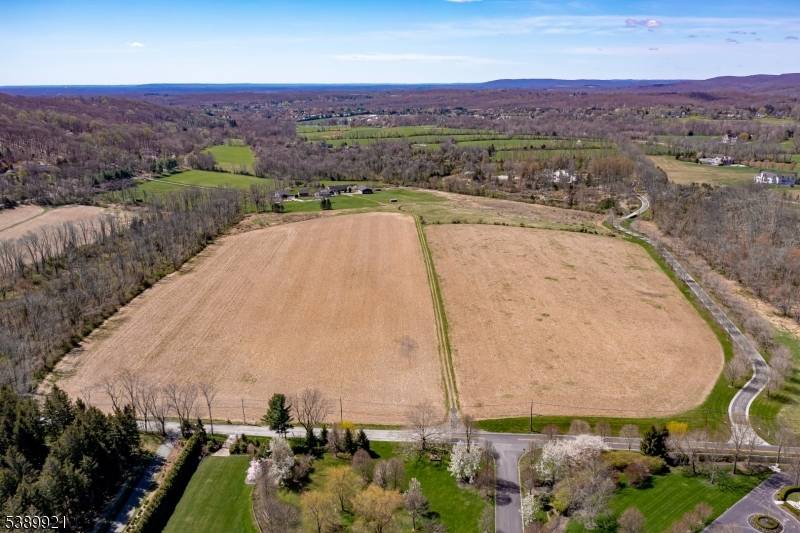 Chester Twp., NJ 07930,222 E Fox Chase Rd