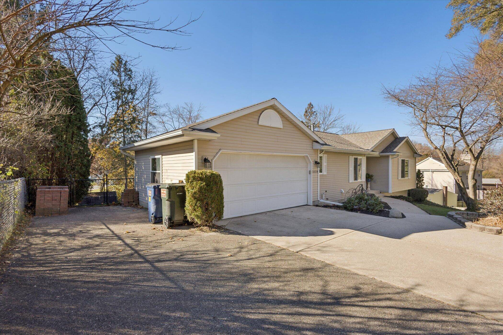 Grand Rapids, MI 49546,3039 Jeanlin DR SE