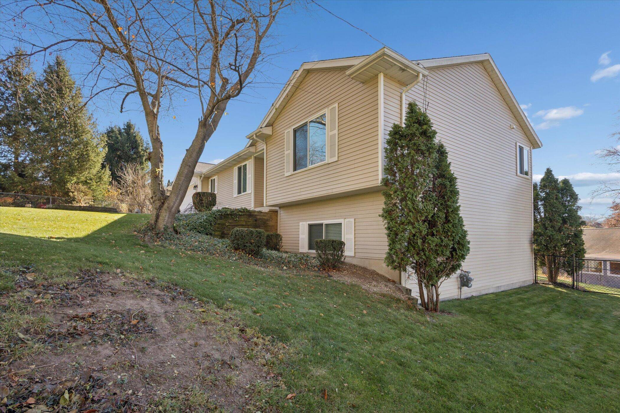 Grand Rapids, MI 49546,3039 Jeanlin DR SE