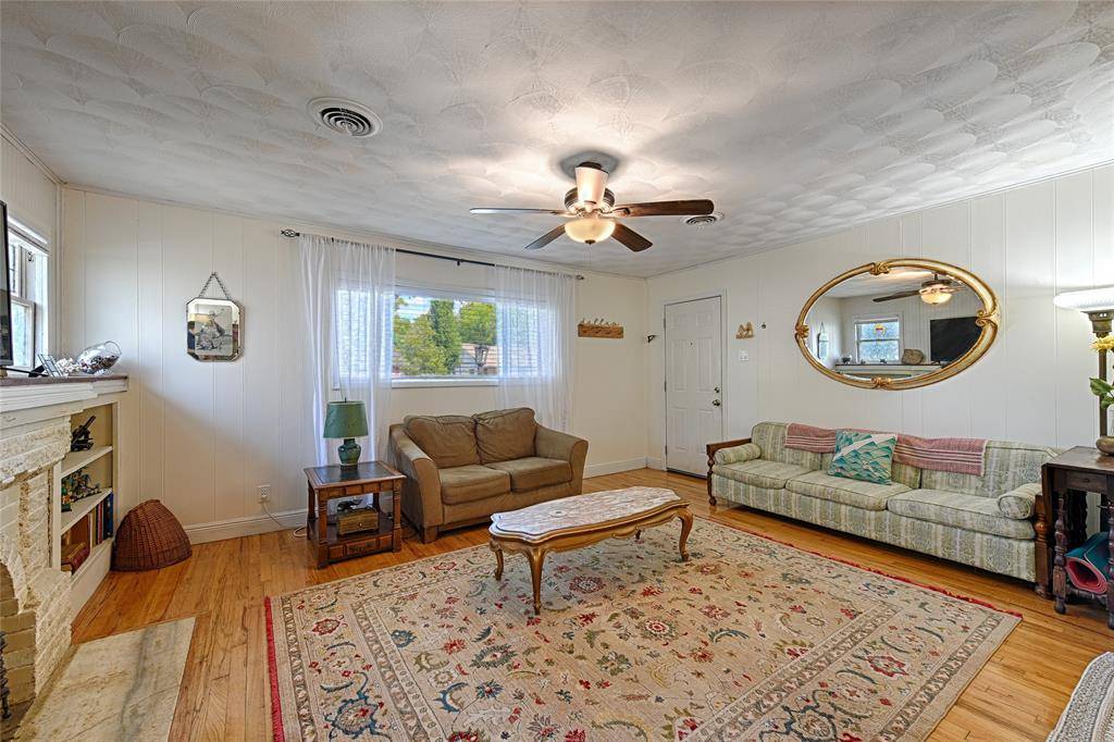 Dallas, TX 75211,2438 Sharon Street