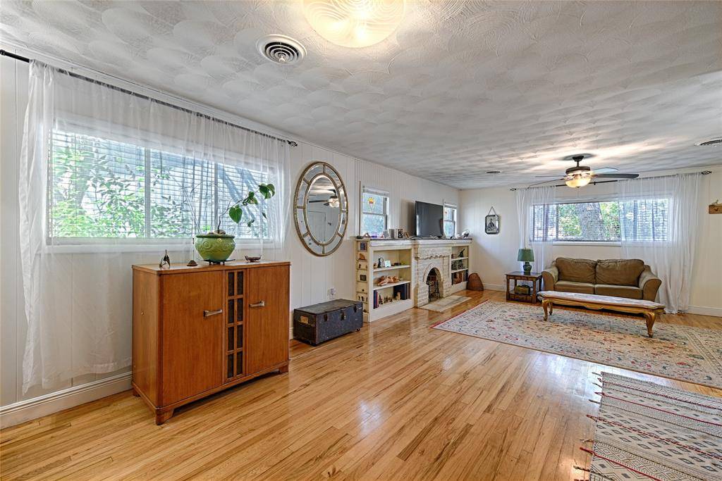 Dallas, TX 75211,2438 Sharon Street