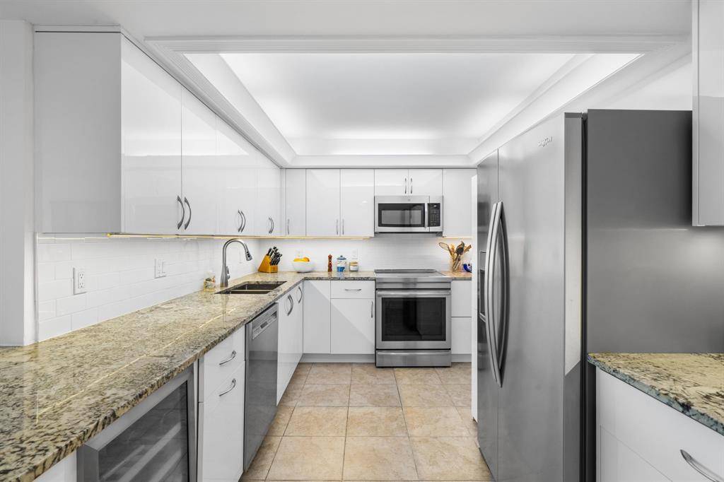 Lauderdale By The Sea, FL 33308,4900 N OCEAN #403