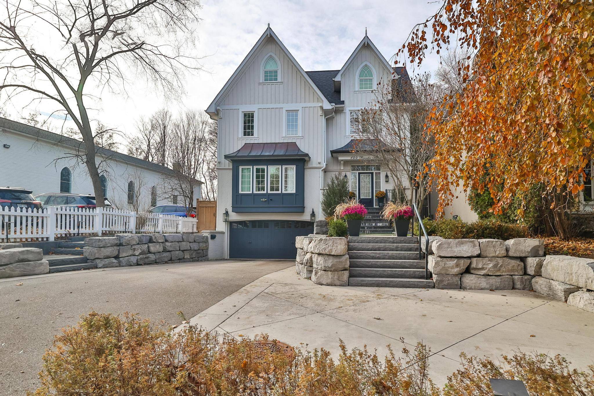 Vaughan, ON L4J 1Y9,144 Brooke ST