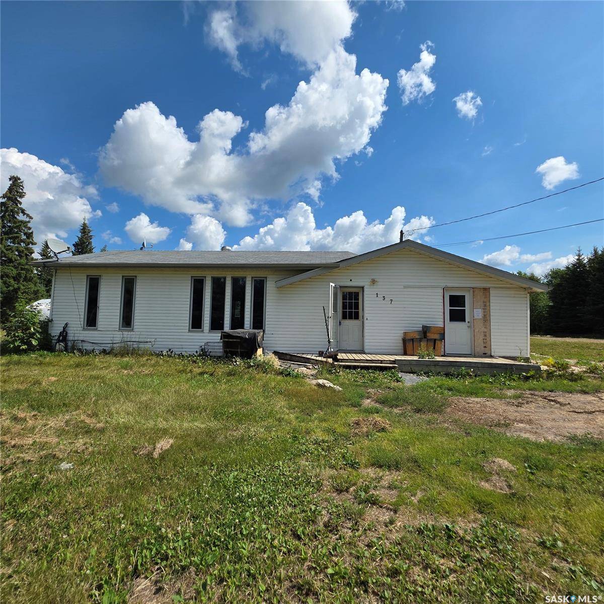 Leoville, SK S7T 0J1,137 Morin CRESCENT