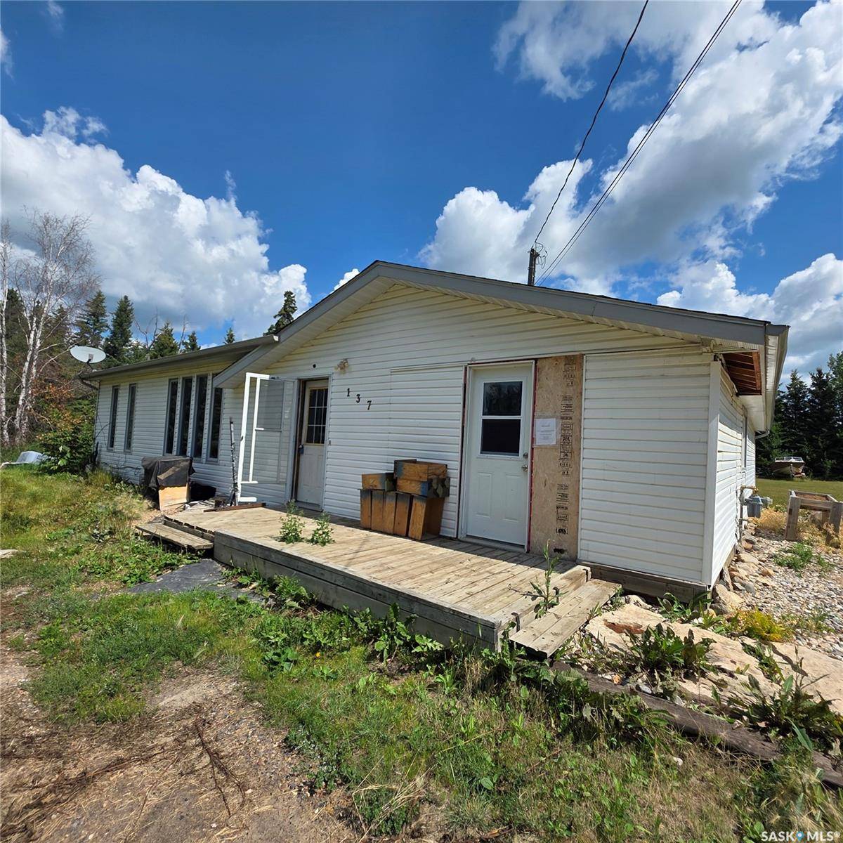 Leoville, SK S7T 0J1,137 Morin CRESCENT