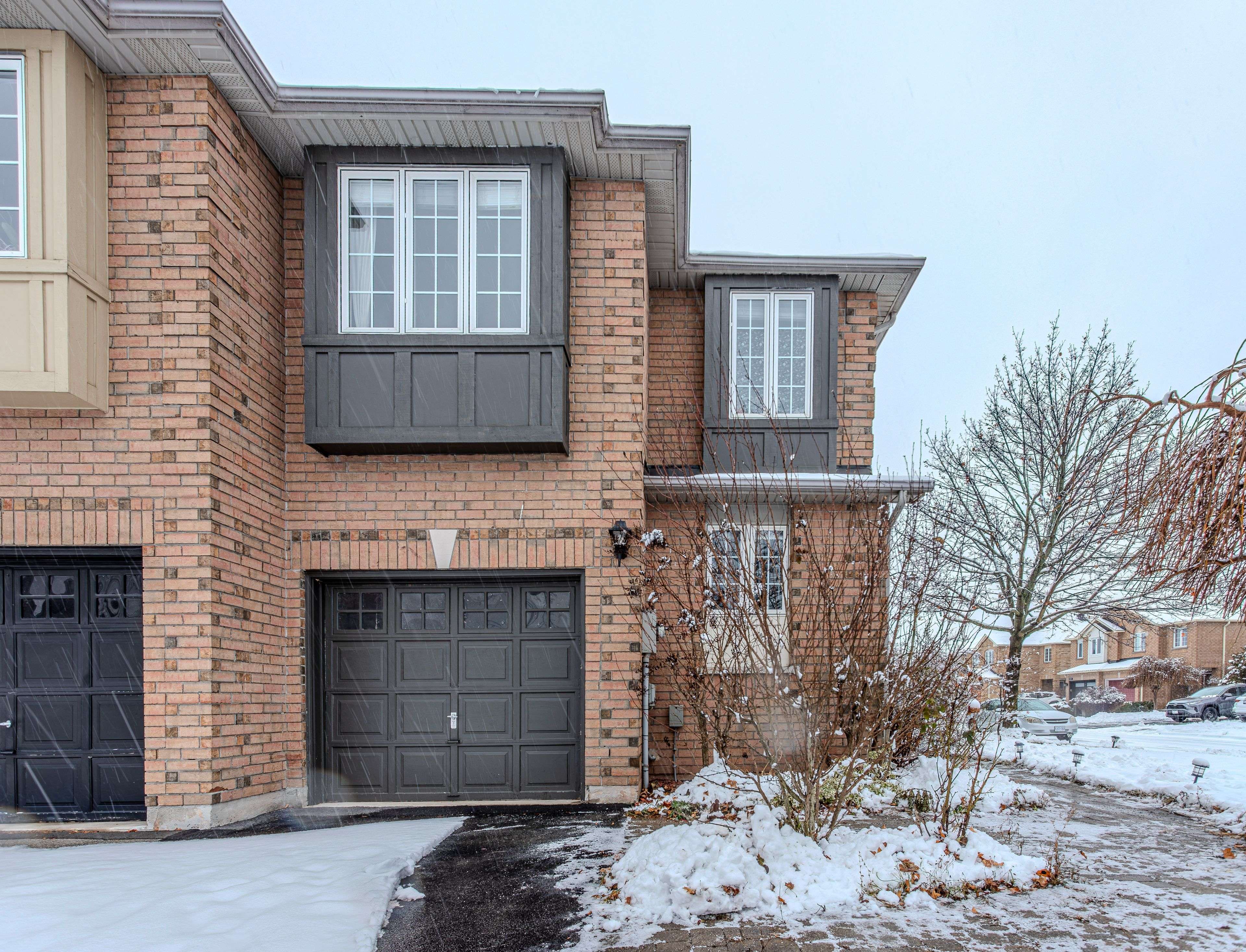 Oakville, ON L6M 4A9,1508 Pinecliff RD
