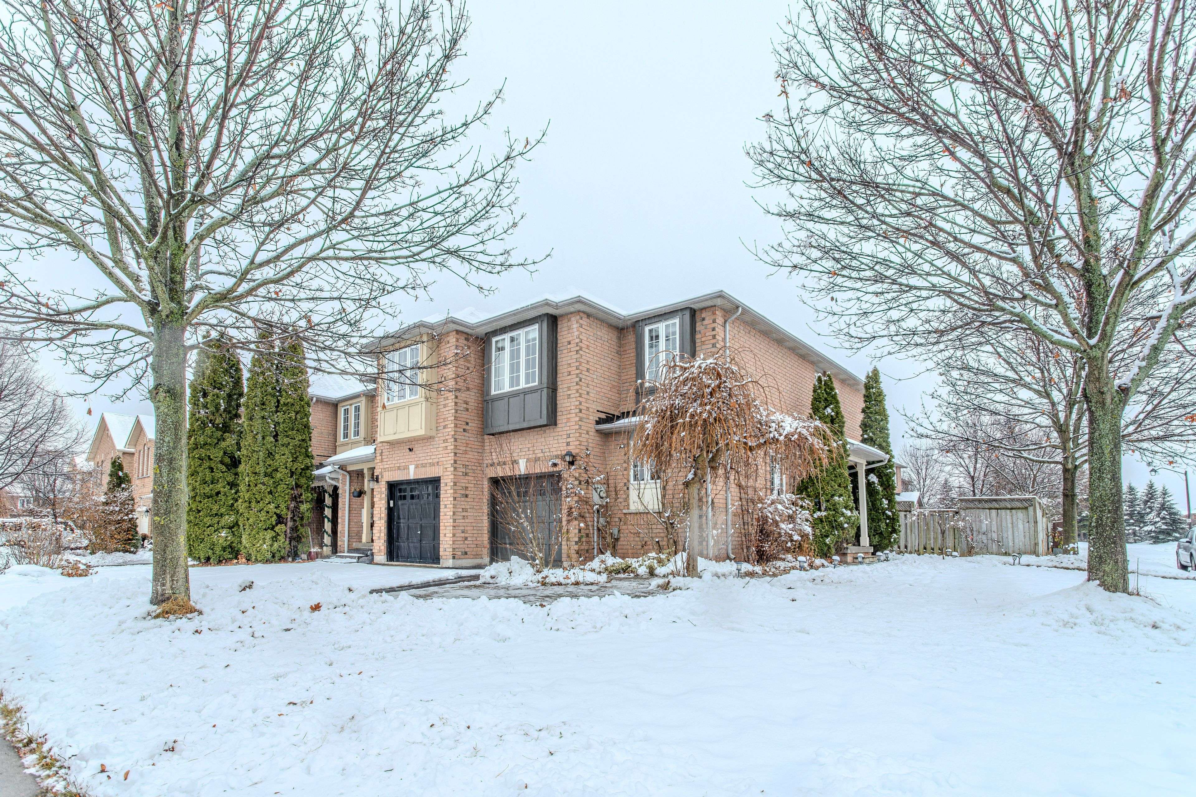 Oakville, ON L6M 4A9,1508 Pinecliff RD