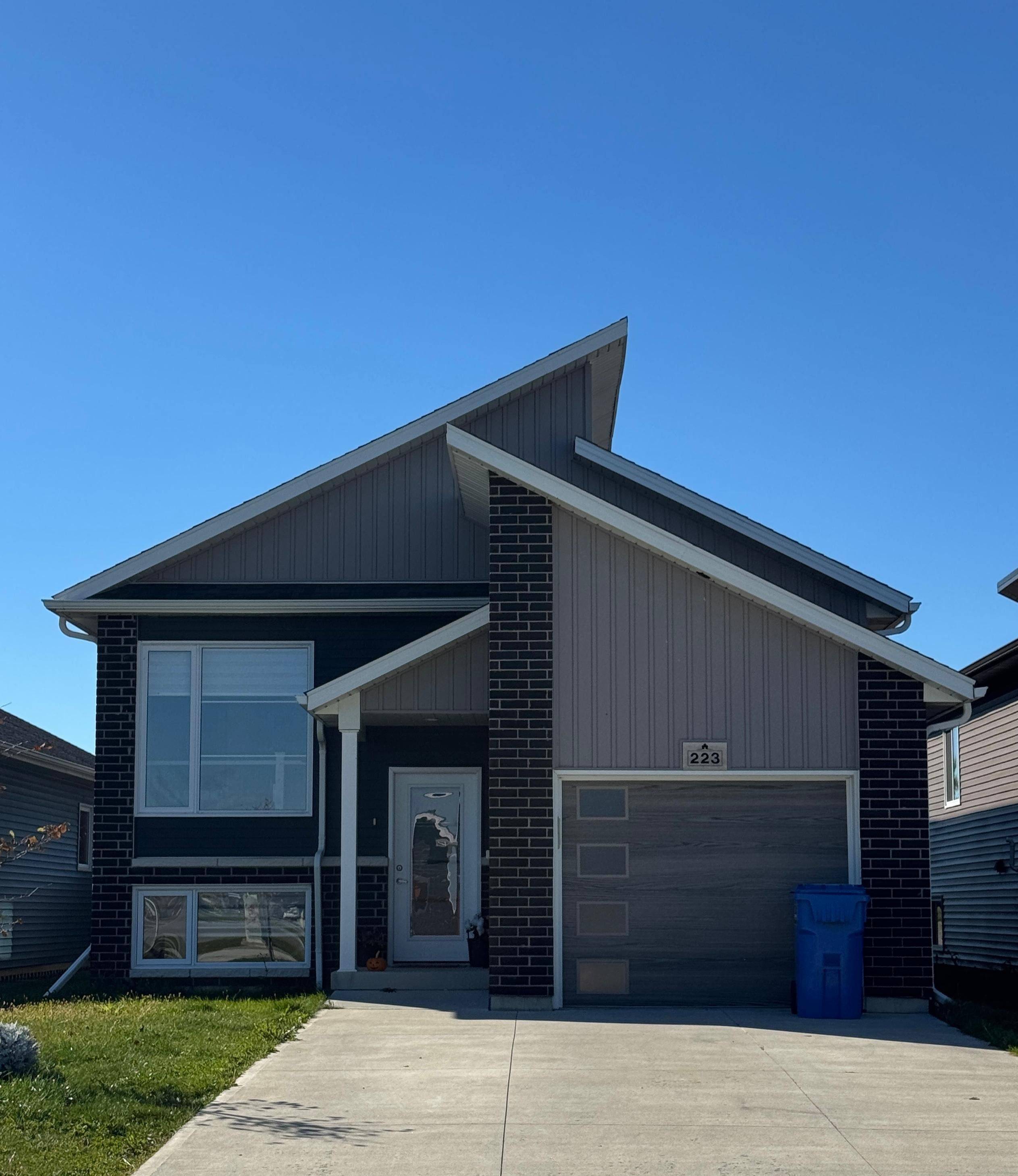 Chatham-kent, ON N7M 0S5,223 Manning DR