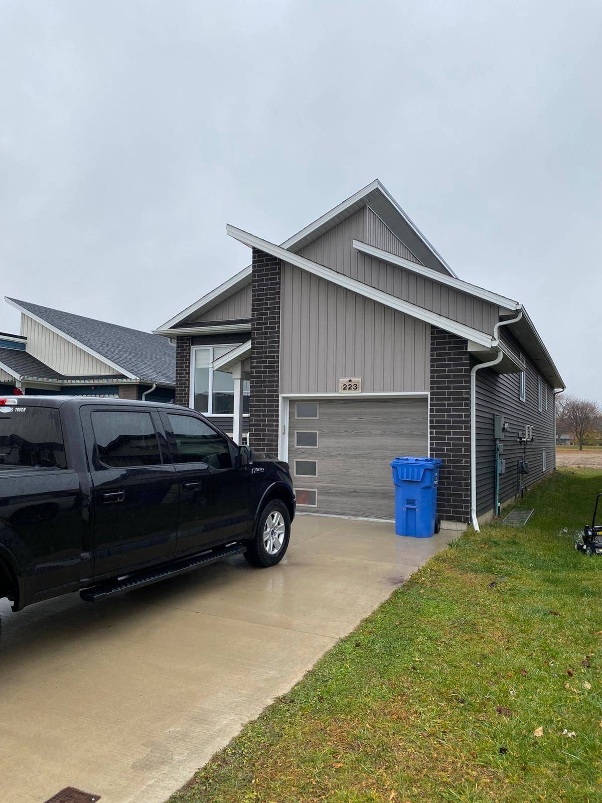 Chatham-kent, ON N7M 0S5,223 Manning DR