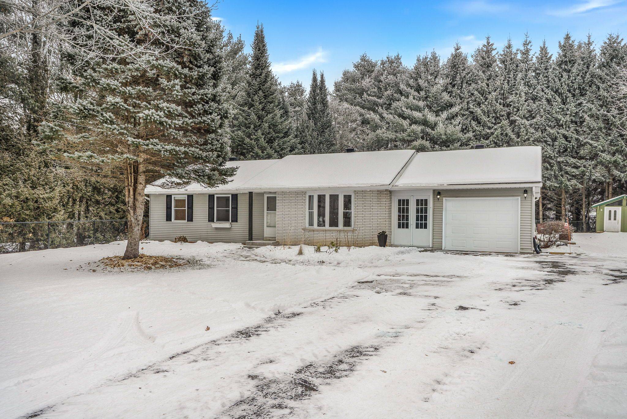 East Hawkesbury, ON K6A 2R2,1261 Golf RD